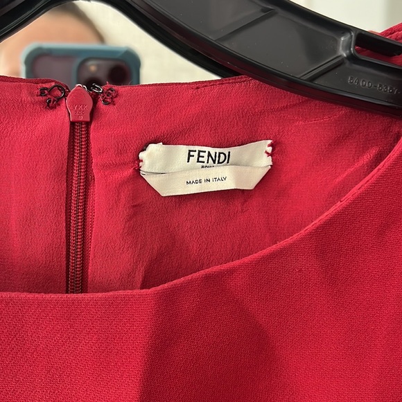 Simple red FENDI dress - Picture 3 of 8
